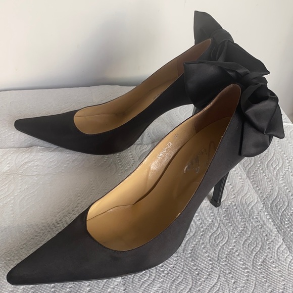 Shoes - Vickie black satin bow heels